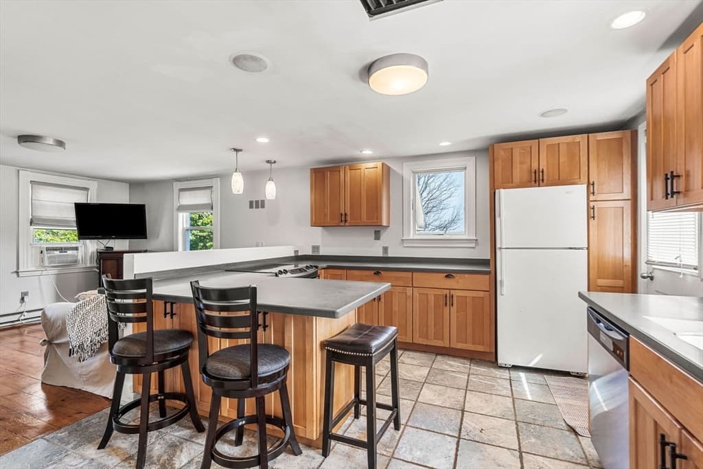 170 1/2 Granite Street # 3, Rockport MA 01966 photo 5