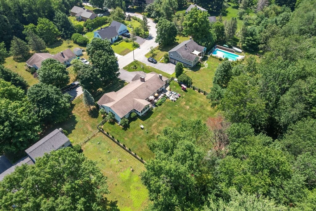 16 Burbank Lane, Lancaster MA 01523 photo 42