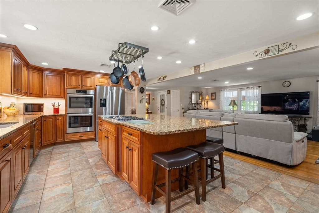 16 Burbank Lane, Lancaster MA 01523 photo 14