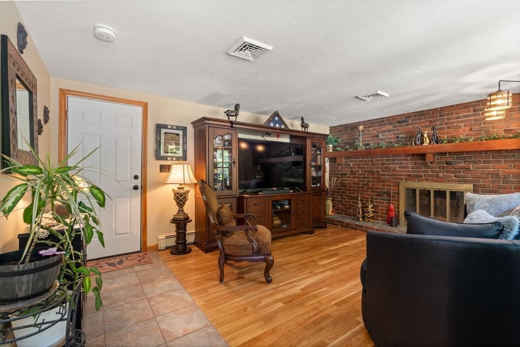 16 Burbank Lane, Lancaster MA 01523 photo 18