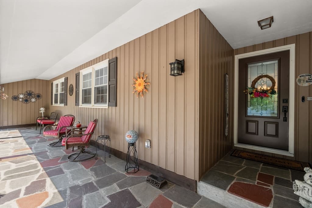 16 Burbank Lane, Lancaster MA 01523 photo 4