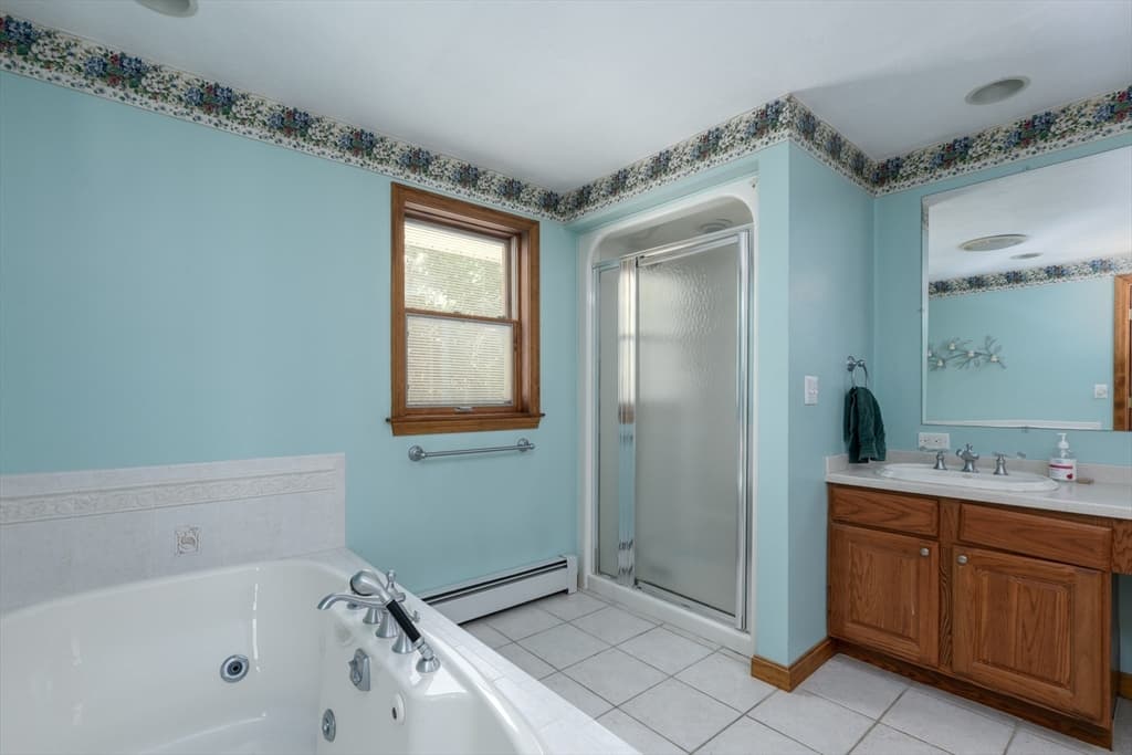 604 Quinapoxet St, Holden MA 01520 photo 17