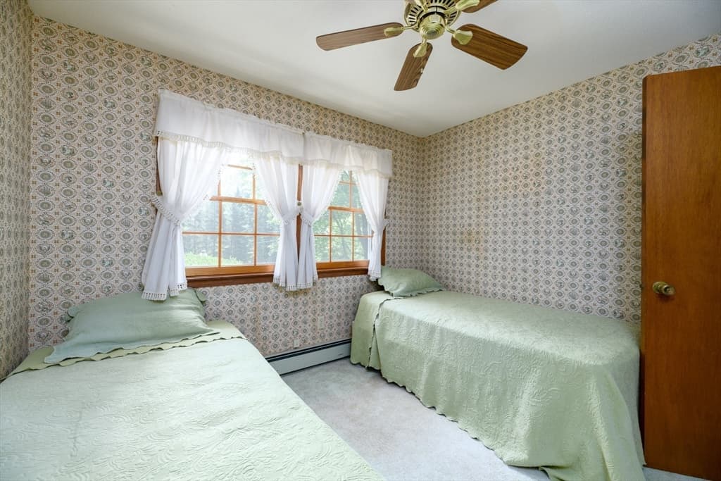 604 Quinapoxet St, Holden MA 01520 photo 12