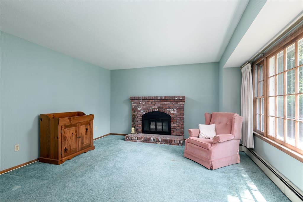 604 Quinapoxet St, Holden MA 01520 photo 7