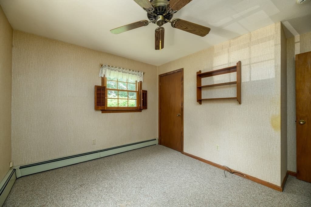 604 Quinapoxet St, Holden MA 01520 photo 10