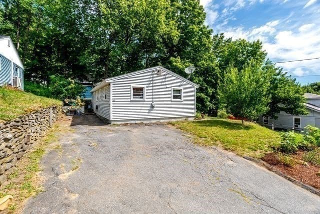 50 Grand St, Fitchburg MA 01420 photo 3