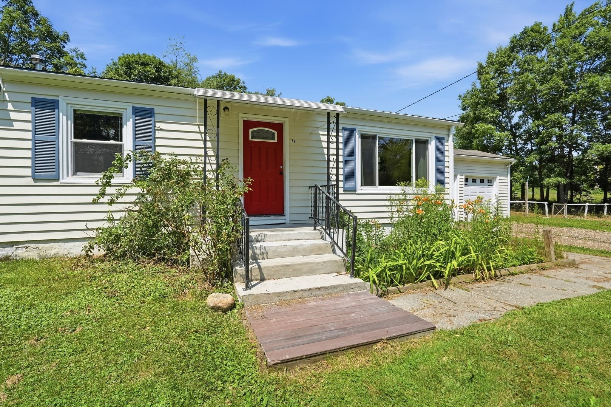 Single Family Residence at 78 Searle Rd, Huntington MA 01050, photo 7 of 32