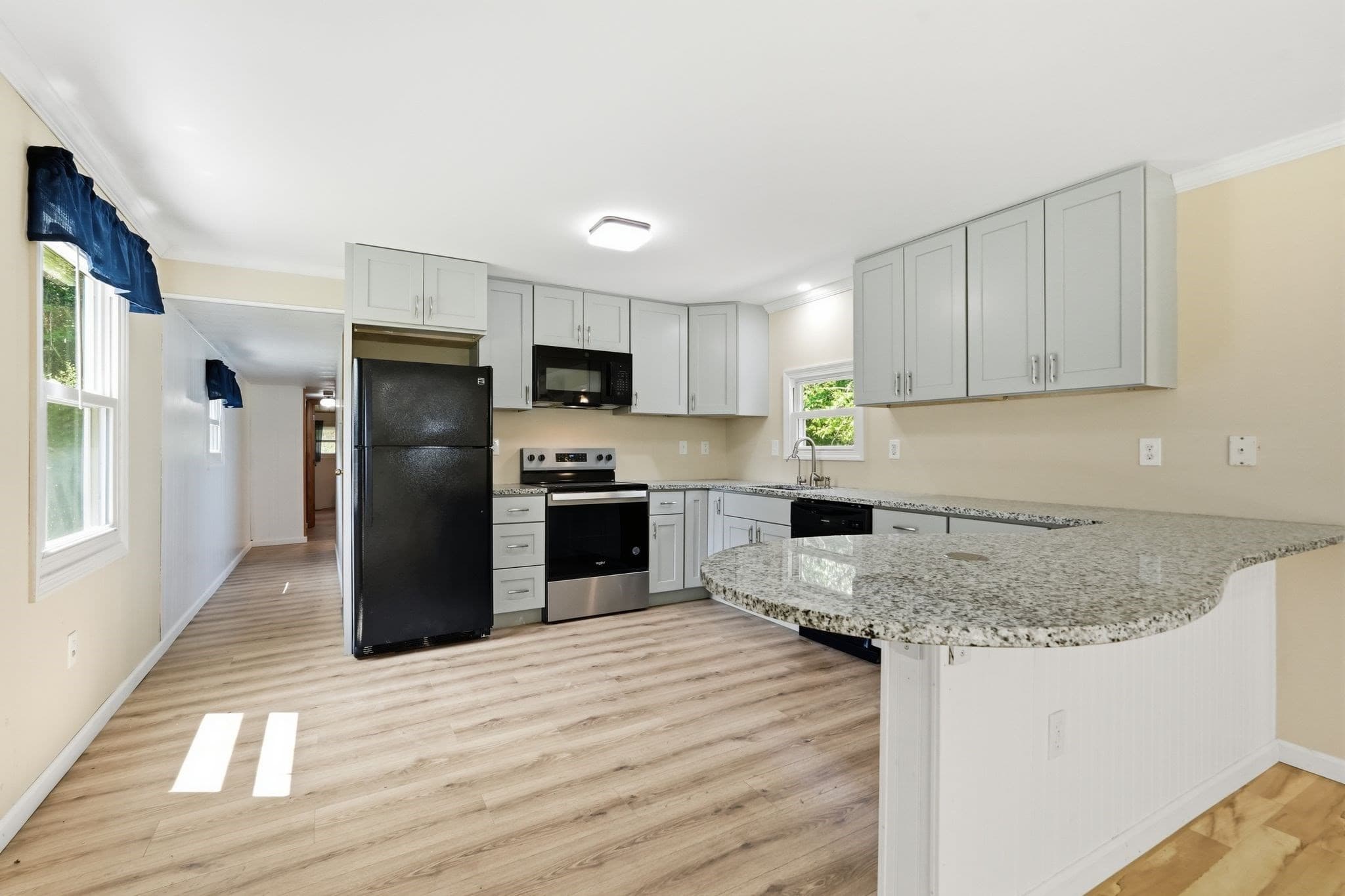 78 Searle Rd, Huntington MA 01050