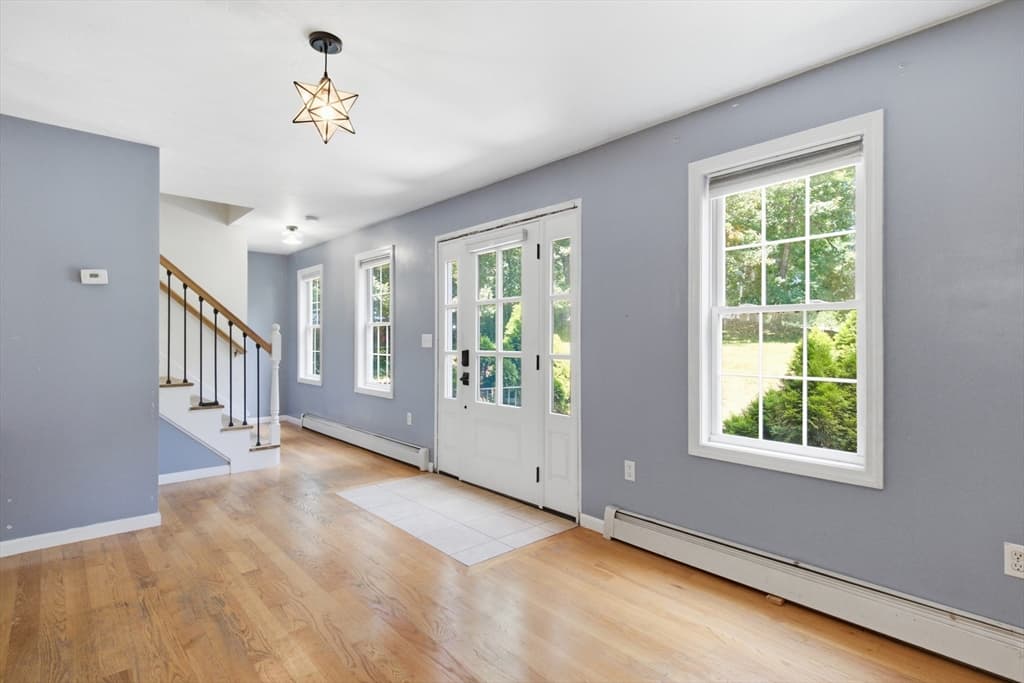 11 Navajo St, Hubbardston MA 01452 photo 5