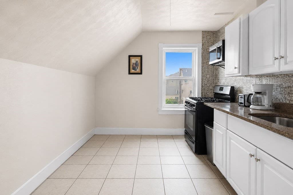 3 Family at 115 Thompson St, New Bedford MA 02740, photo 31 of 33
