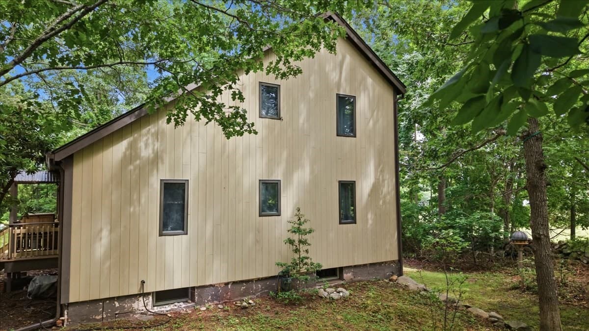 Single Family Residence at 1746E Drift Rd, Westport MA 02790, Westport, photo 6 of 28