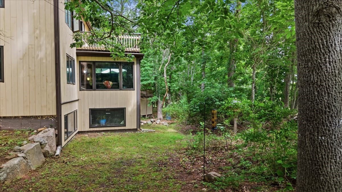 Single Family Residence at 1746E Drift Rd, Westport MA 02790, Westport, photo 5 of 28