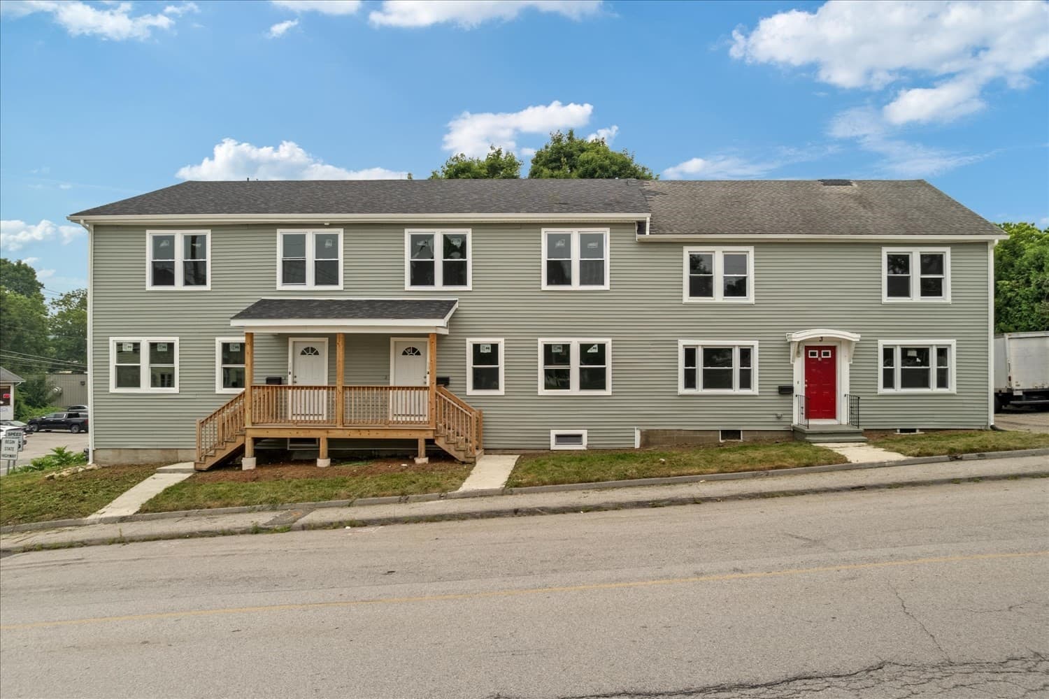19 Brandon Rd, Dudley MA 01571