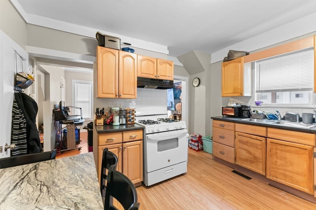 38 & 40 Hurd St, Melrose MA 02176 photo 11