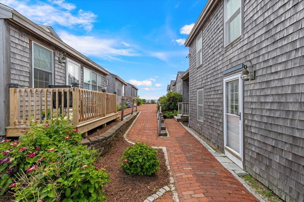 Condominium at 9 Windemere Rd # 10, Yarmouth MA 02673, photo 5 of 28