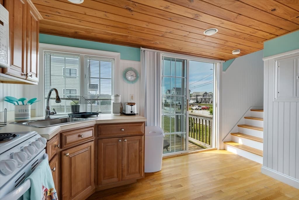 Condominium at 9 Windemere Rd # 10, Yarmouth MA 02673, photo 15 of 28