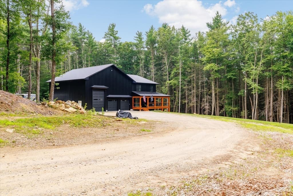 Single Family Residence at 50 Hillside Dr, Sturbridge MA 01566, Sturbridge, photo 2 of 41