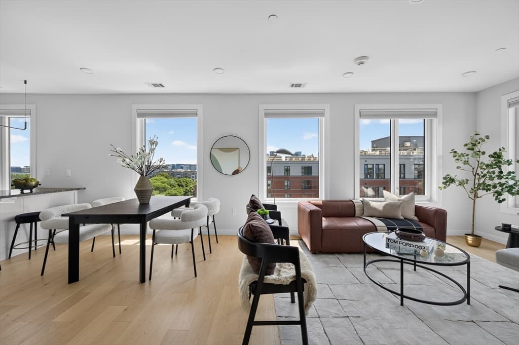 2-10 Maverick Sq, Boston MA 02128