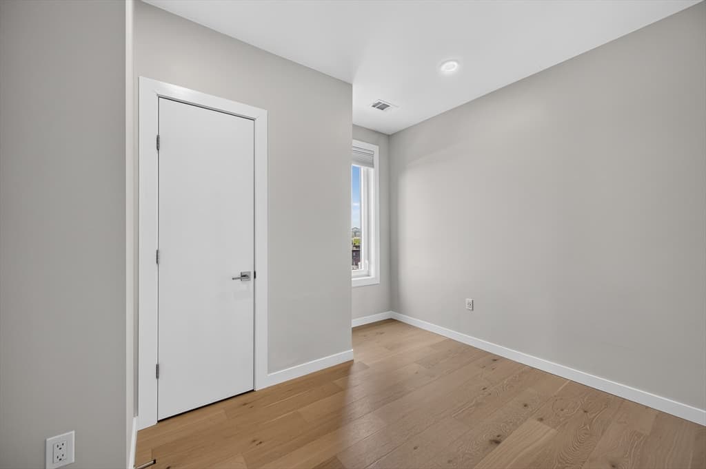 Condominium at 2-10 Maverick Sq, Boston MA 02128, Boston, photo 15 of 27