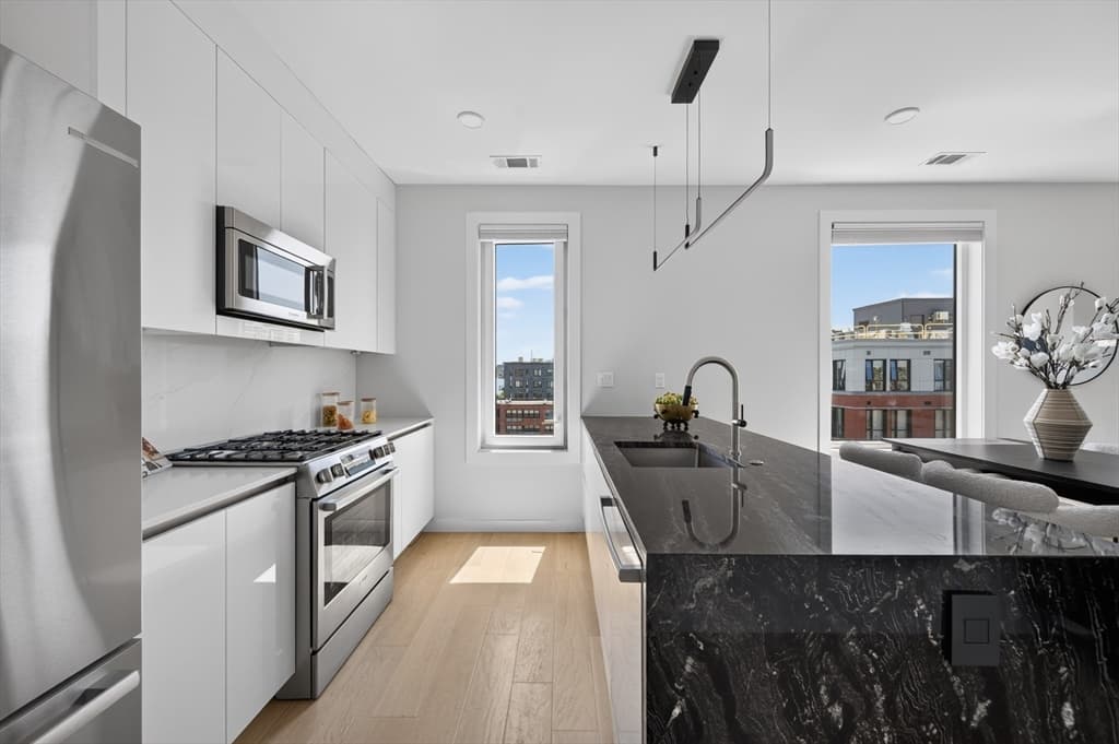 Condominium at 2-10 Maverick Sq, Boston MA 02128, Boston, photo 8 of 27
