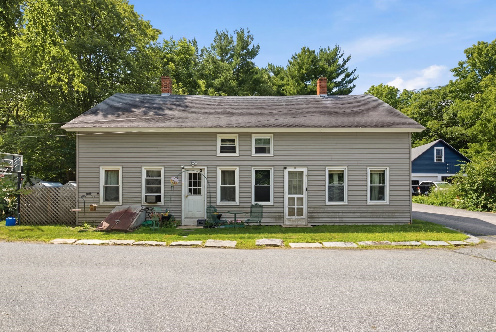 8 Second St, Sutton MA 01590
