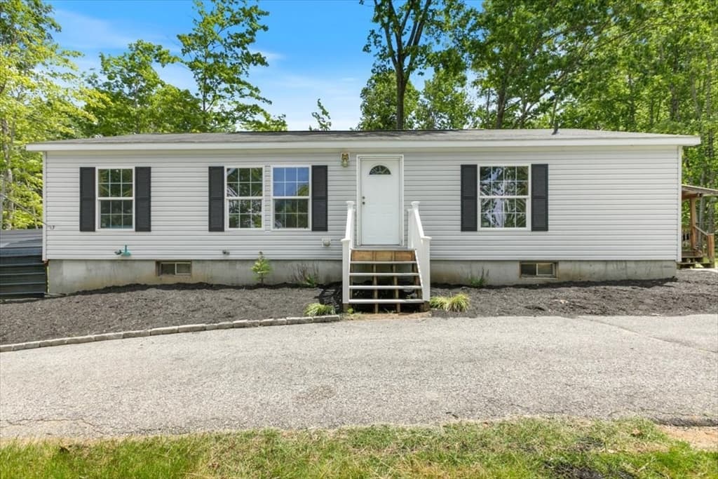 98 Hurricane Rd, Belmont NH 03220 photo 2