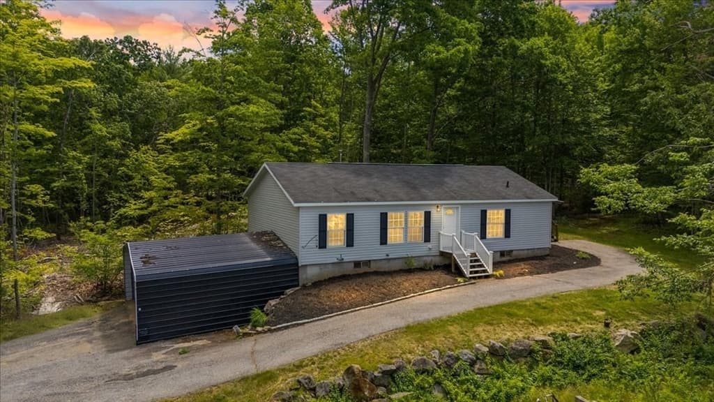 98 Hurricane Rd, Belmont NH 03220