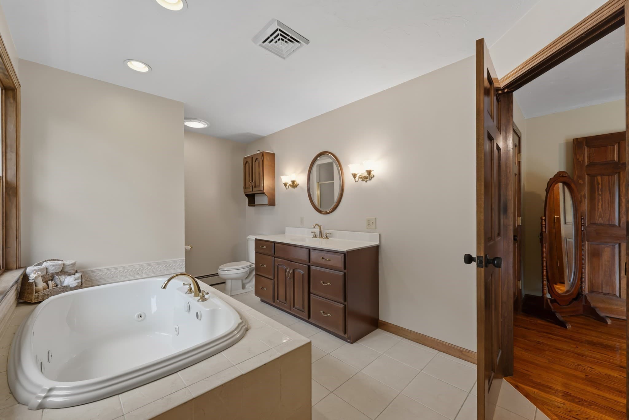 Single Family Residence at 14 Demond Pond Row, Rutland MA 01543, photo 21 of 42