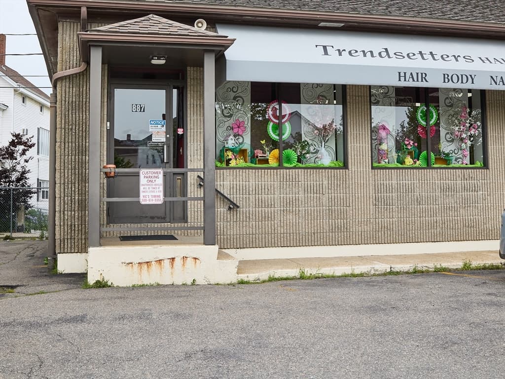 887 Plymouth Avenue, Fall River MA 02721