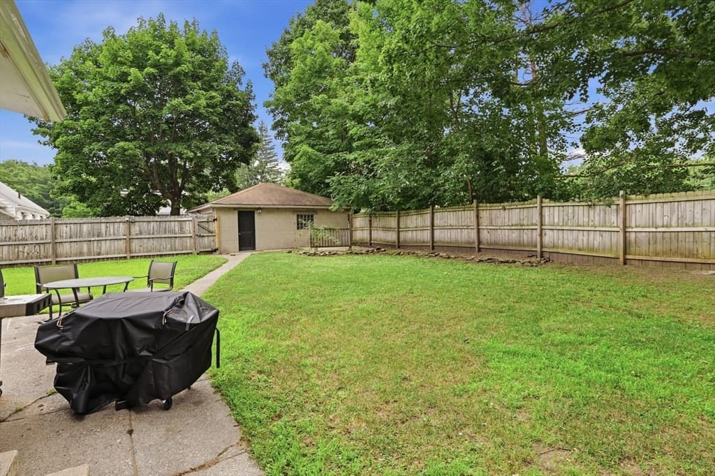 25 Pineywood Ave, Wilbraham MA 01095 photo 7