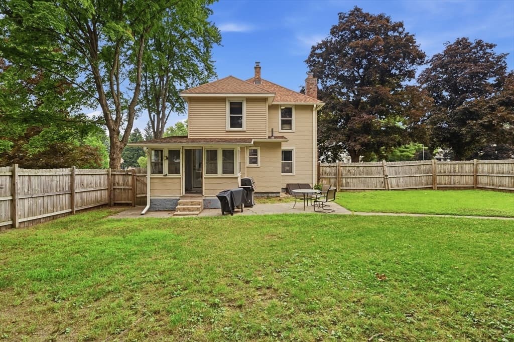 25 Pineywood Ave, Wilbraham MA 01095 photo 5