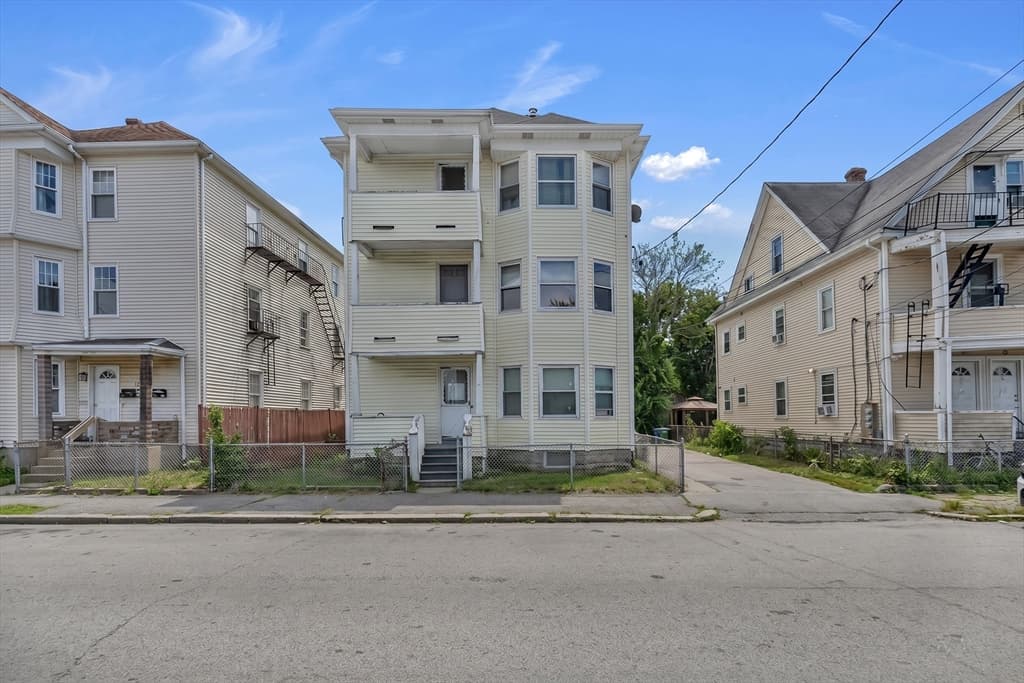 95 John St, Pawtucket RI 02861