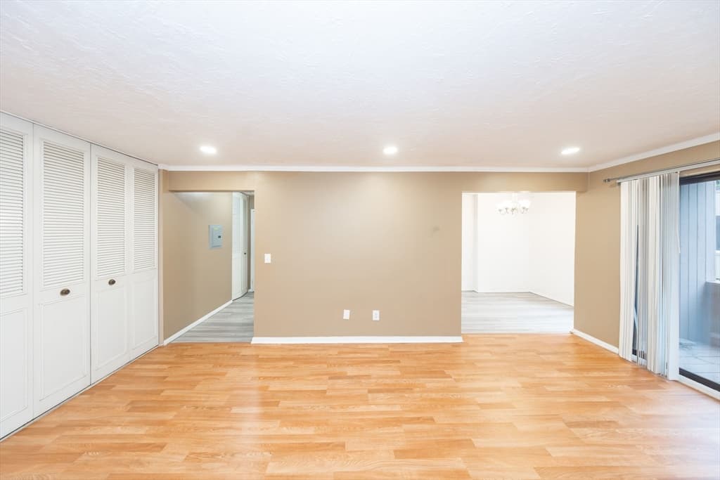 30 Shrewsbury Greens Dr # G, Shrewsbury MA 01545 photo 3
