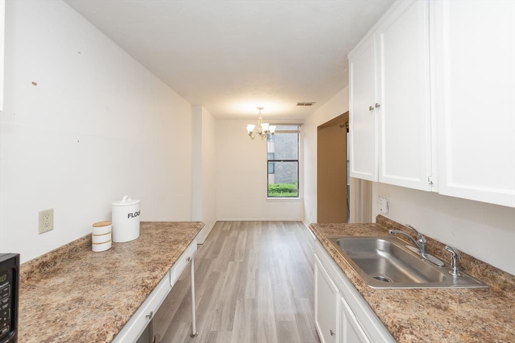 30 Shrewsbury Greens Dr # G, Shrewsbury MA 01545 photo 5