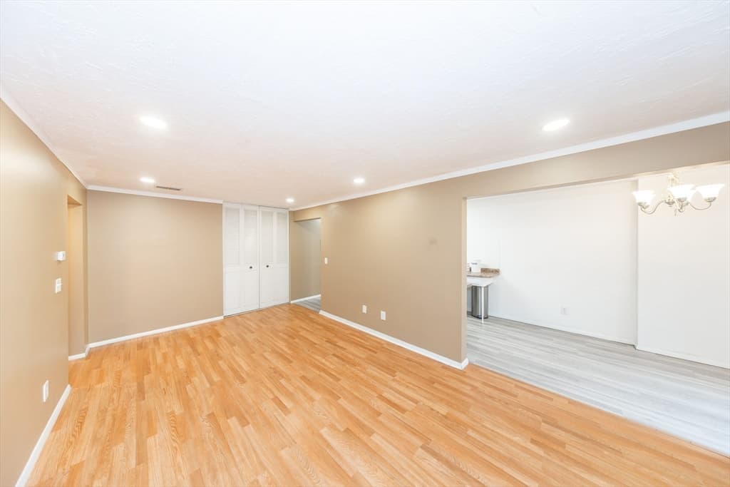 30 Shrewsbury Greens Dr # G, Shrewsbury MA 01545 photo 9