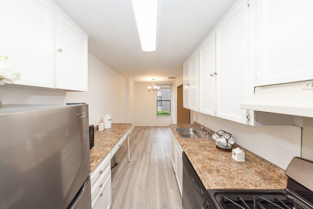 30 Shrewsbury Greens Dr # G, Shrewsbury MA 01545 photo 4