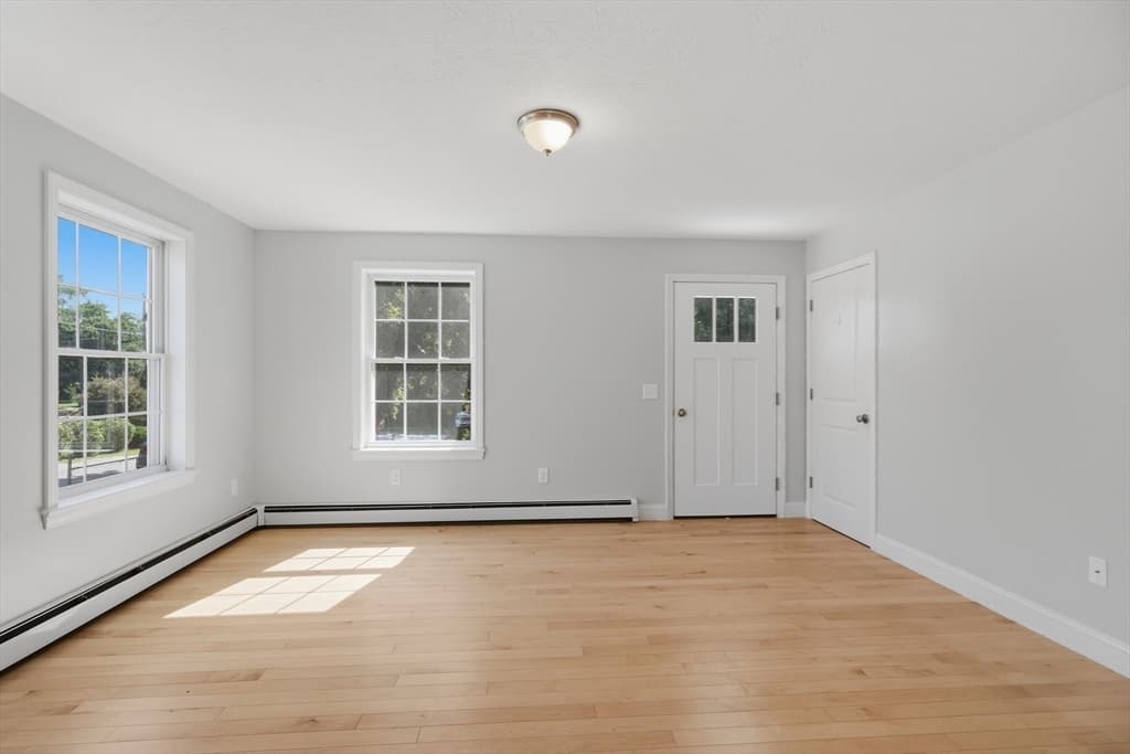 2 Evelyn Avenue, Raymond NH 03077 photo 2