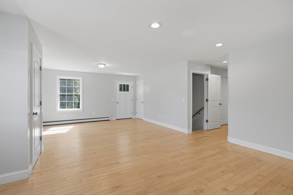 2 Evelyn Avenue, Raymond NH 03077 photo 5