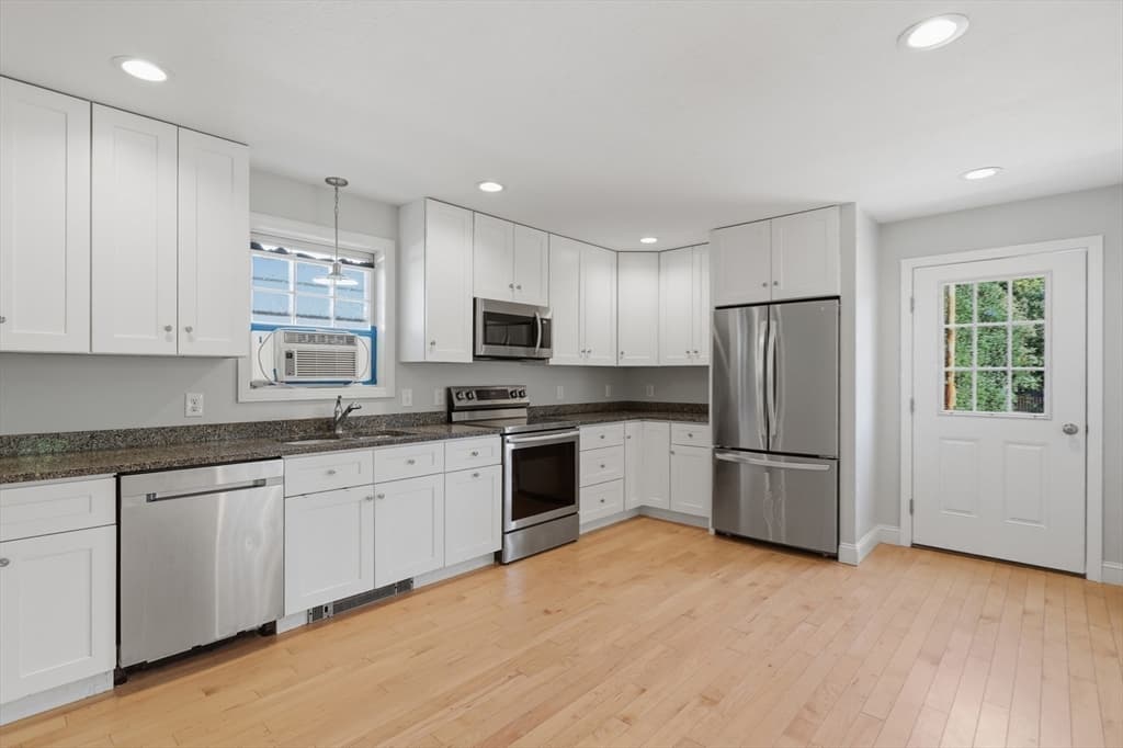 2 Evelyn Avenue, Raymond NH 03077 photo 10