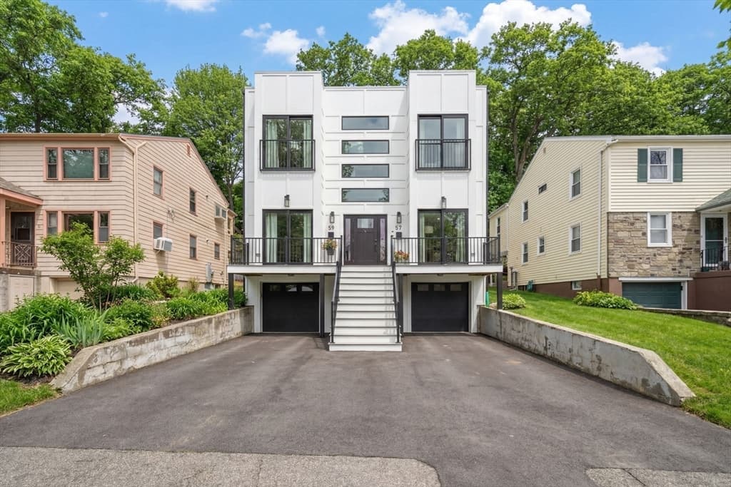 57-59 Highland Rd # 59, Brookline MA 02445