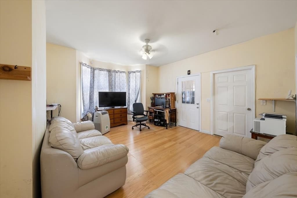 56-58 Pine St, Lowell MA 01851 photo 13