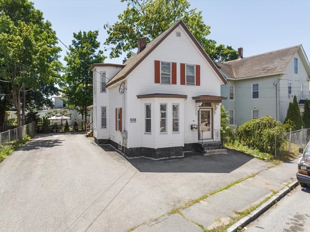 56-58 Pine St, Lowell MA 01851