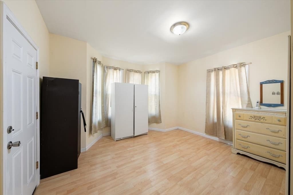 56-58 Pine St, Lowell MA 01851 photo 14