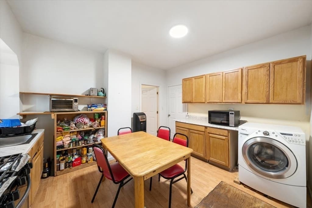 56-58 Pine St, Lowell MA 01851 photo 18