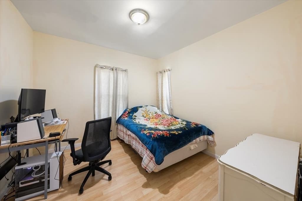 56-58 Pine St, Lowell MA 01851 photo 15