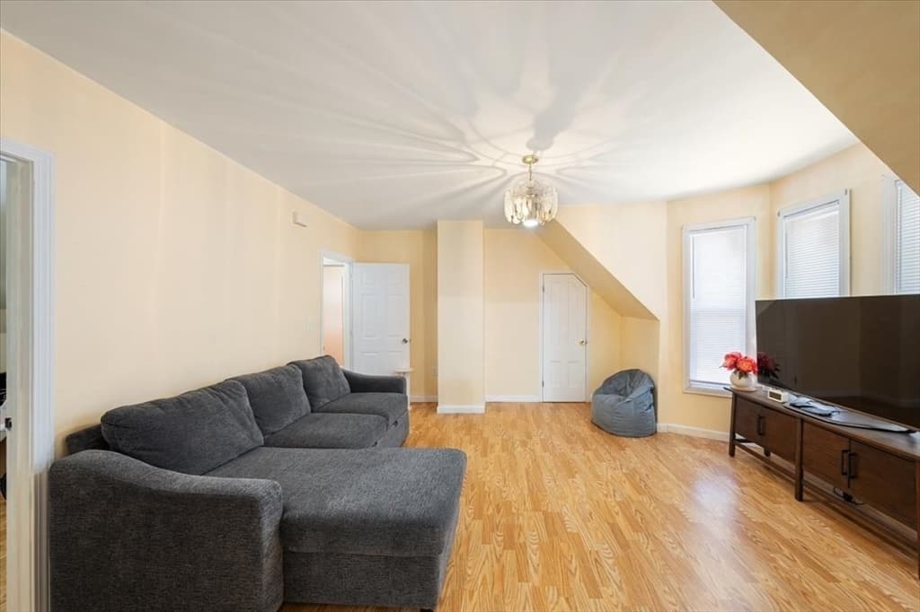 56-58 Pine St, Lowell MA 01851 photo 4