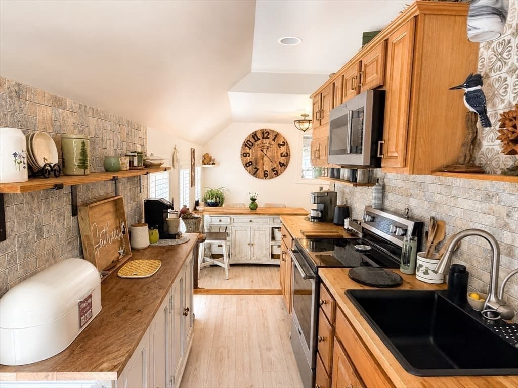 978 Main St, Hanover MA 02339 photo 6