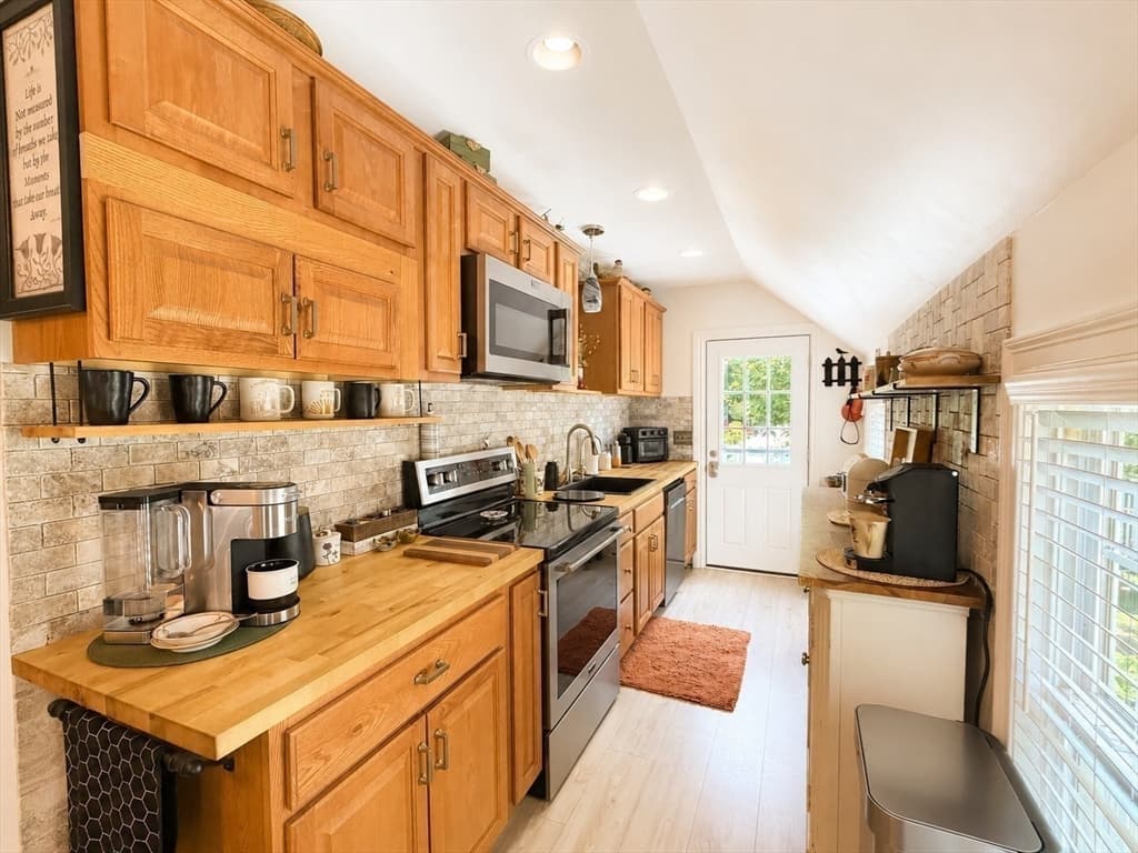 978 Main St, Hanover MA 02339 photo 7