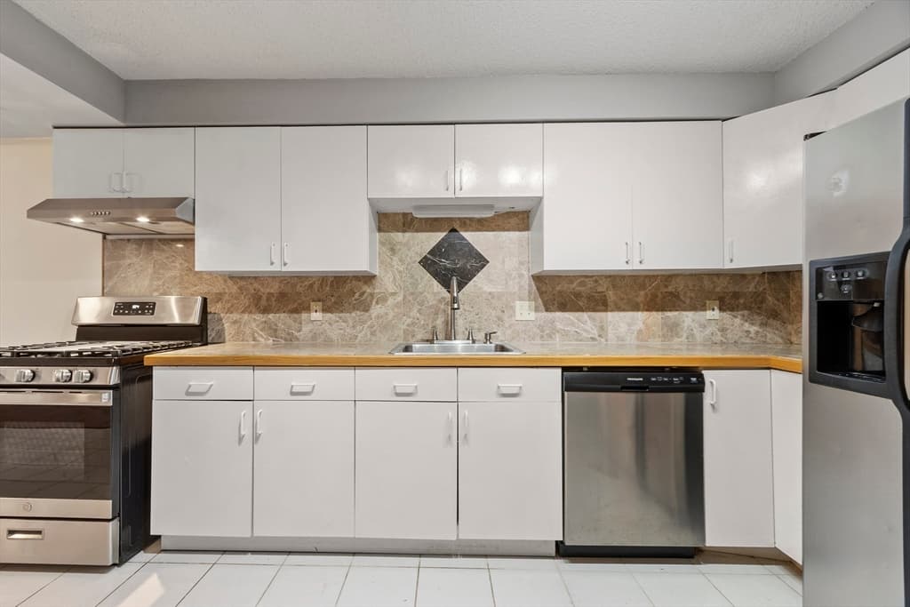 Condominium at 1461 Pawtucket Blvd # 4, Lowell MA 01854, Lowell, photo 9 of 17