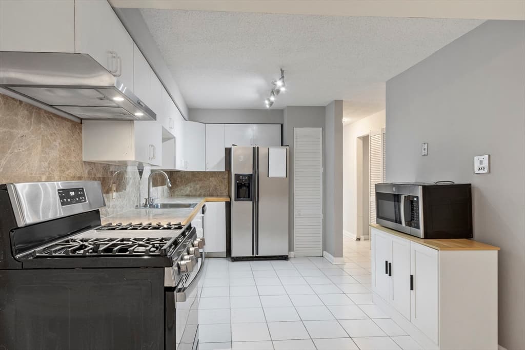 Condominium at 1461 Pawtucket Blvd # 4, Lowell MA 01854, Lowell, photo 8 of 17